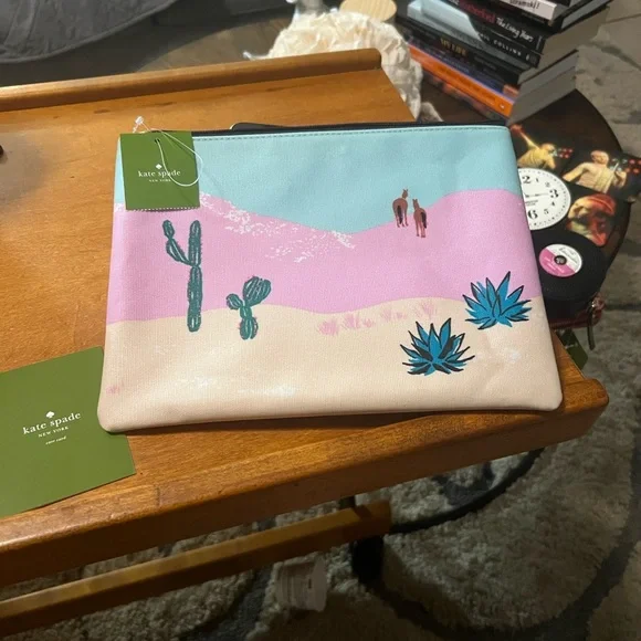 Kate Spade Pink and Cream “new horizons” Pouch NWOT w/ small callout - Picture 2 of 5